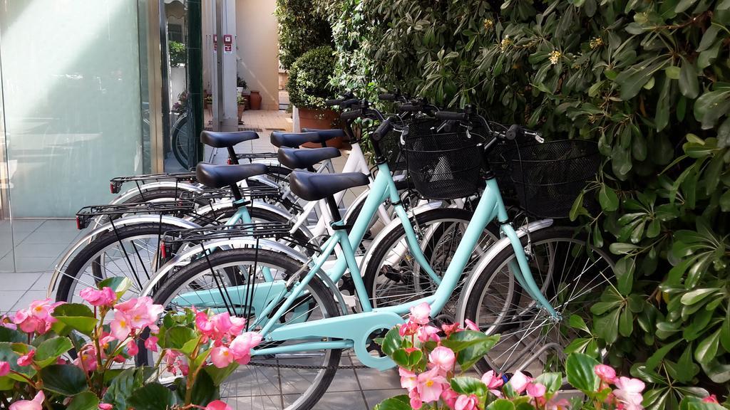 Acasamia Welchome Hotel Rimini Dış mekan fotoğraf